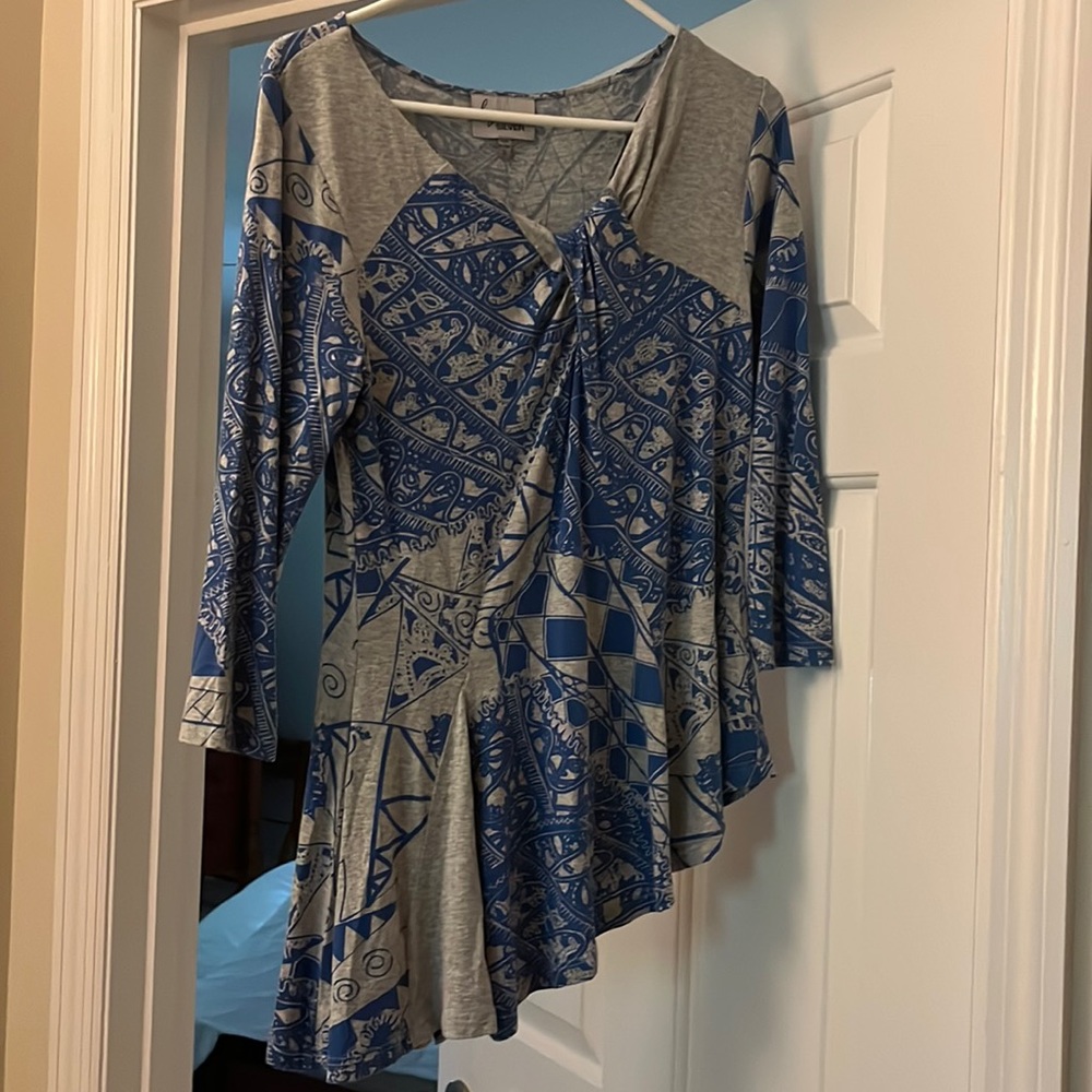 Boutique knit top, only worn a few times.